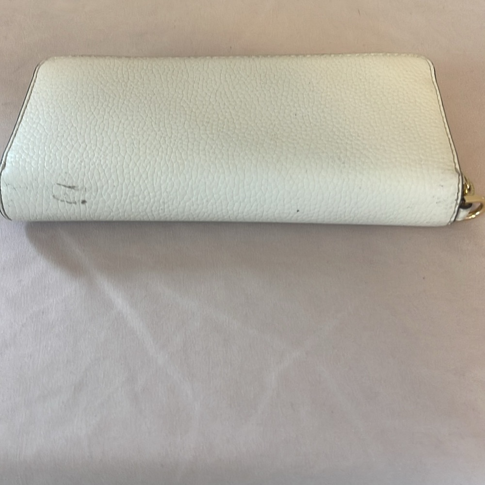 Michael Kors White Oversized Jet Set Leather Travel Wallet - Picture 3 of 6